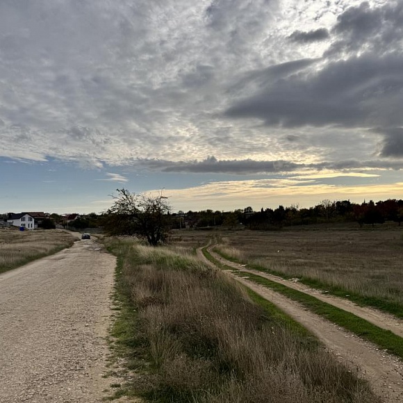 Участок в продажу